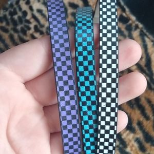 Checkered chokers